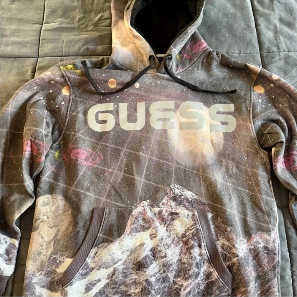 GUESS Men’s Universe Galaxy Hoodie with Sherpa Lining ✨ 🌖 - Picture 5 of 6
